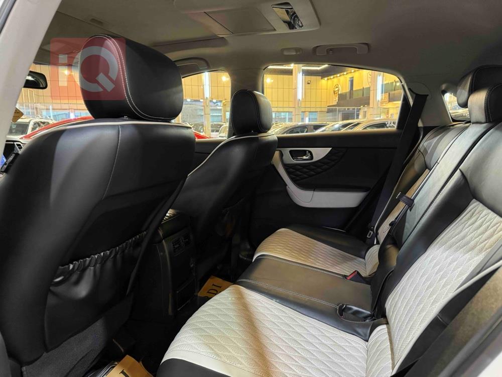 ئینفینیتی QX70